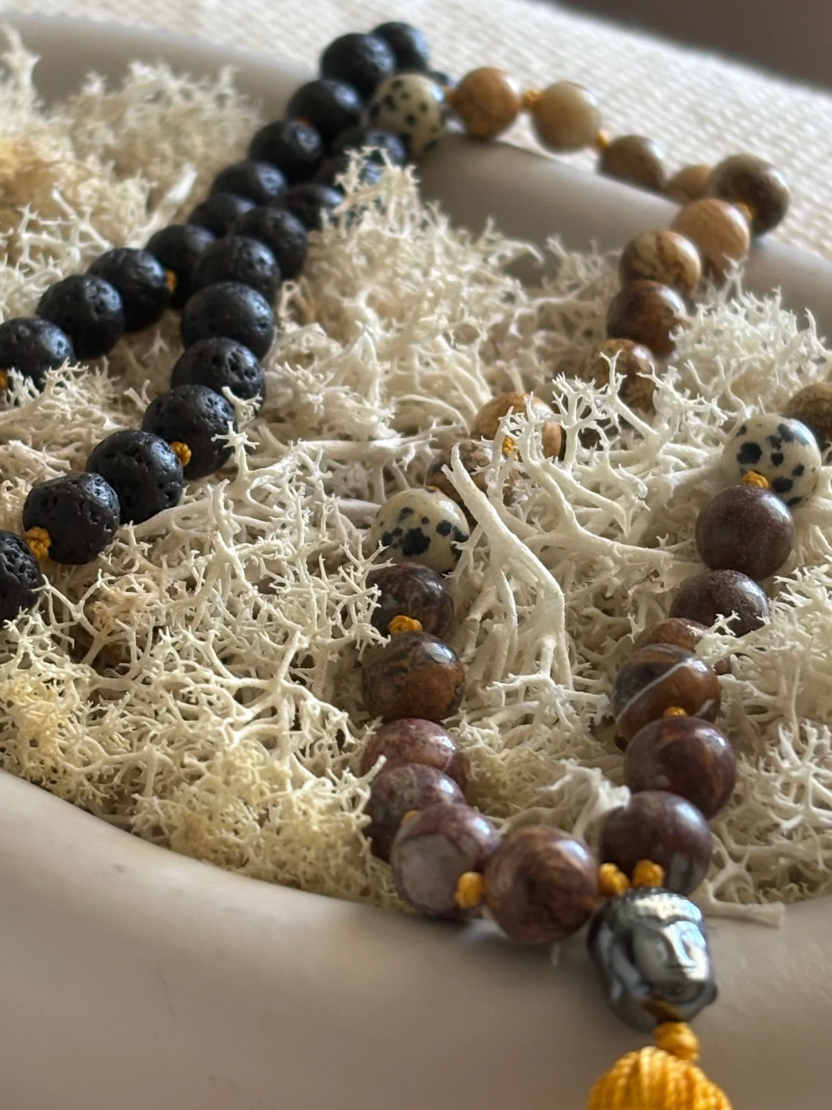 Mala 108 Regular: Lawa i mix jaspisu (z kamieni naturalnych)